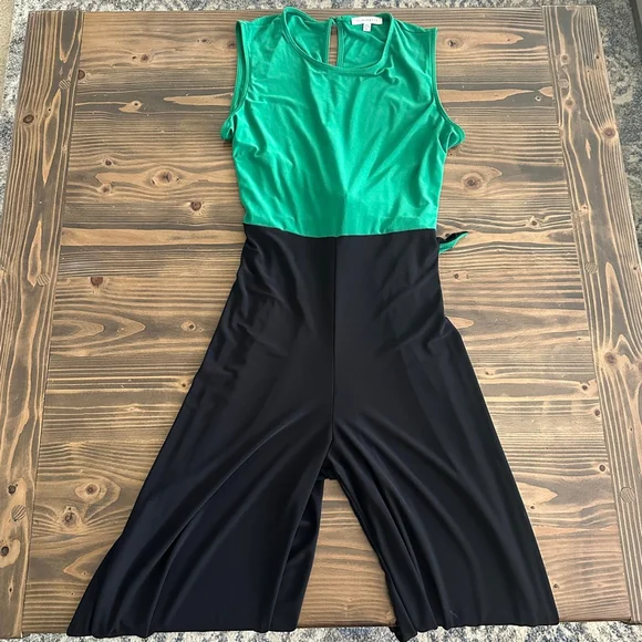 Women’s Tash + Sophie Green Black Sleeveless Cropped Jumpsuit Size L Colorblock - Picture 1 of 11